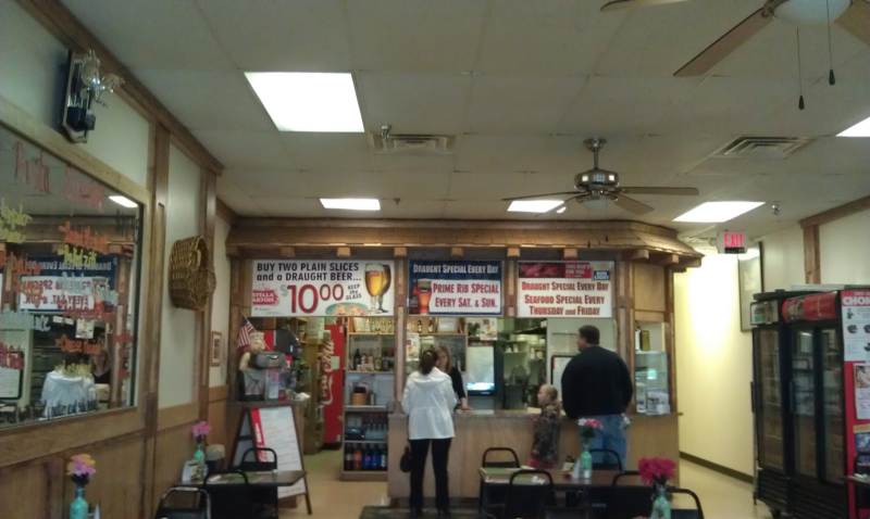 Santo Pizzeria & Restaurant 